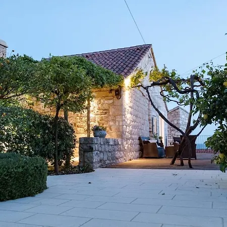 Luxury With Large Rooftop Terrace And Pool Villa